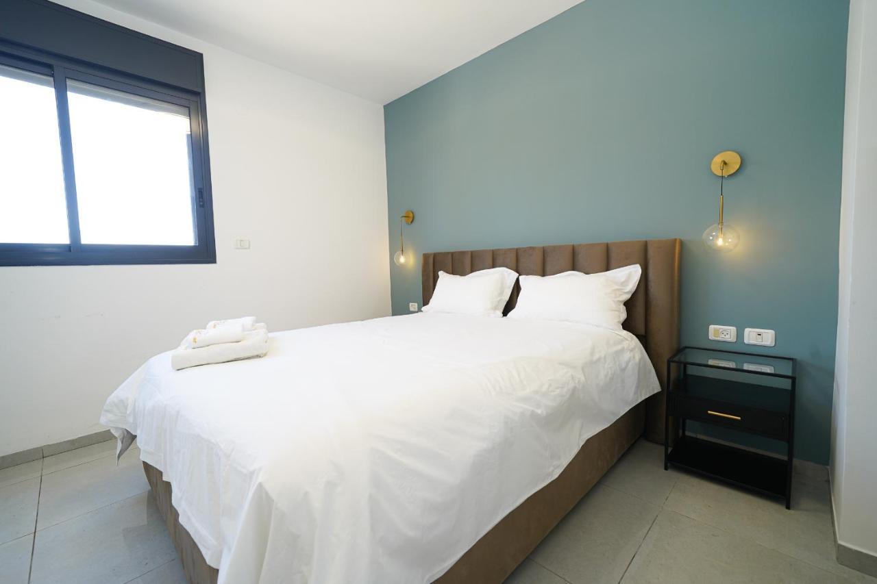 Maorissimo Tower Apartment Akko Bagian luar foto