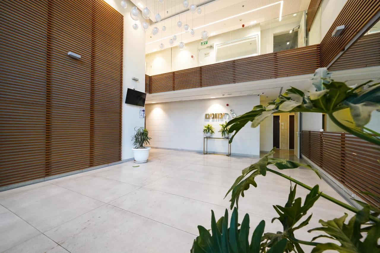 Maorissimo Tower Apartment Akko Bagian luar foto