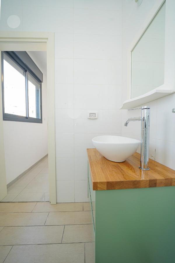 Maorissimo Tower Apartment Akko Bagian luar foto