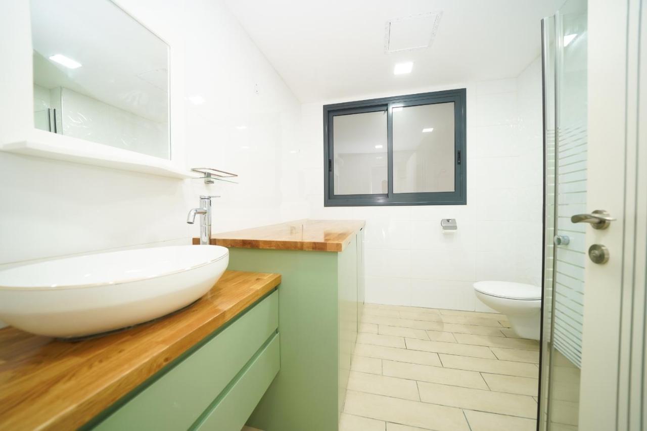 Maorissimo Tower Apartment Akko Bagian luar foto
