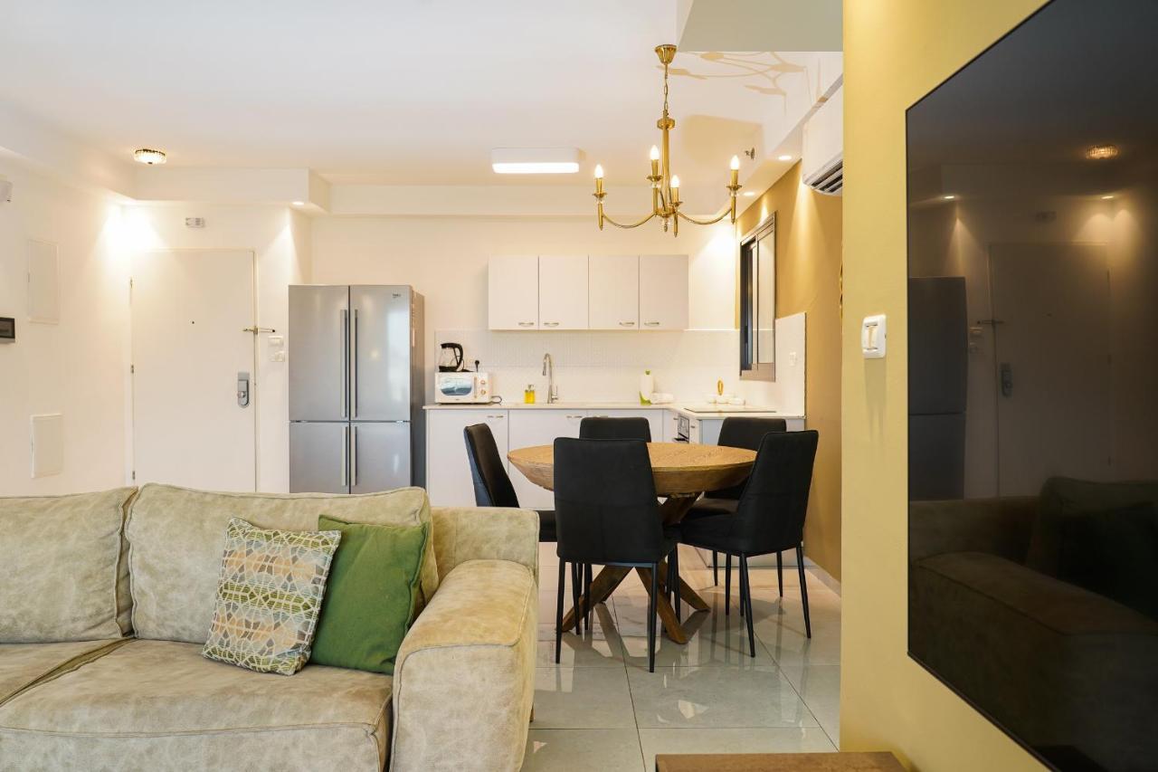 Maorissimo Tower Apartment Akko Bagian luar foto